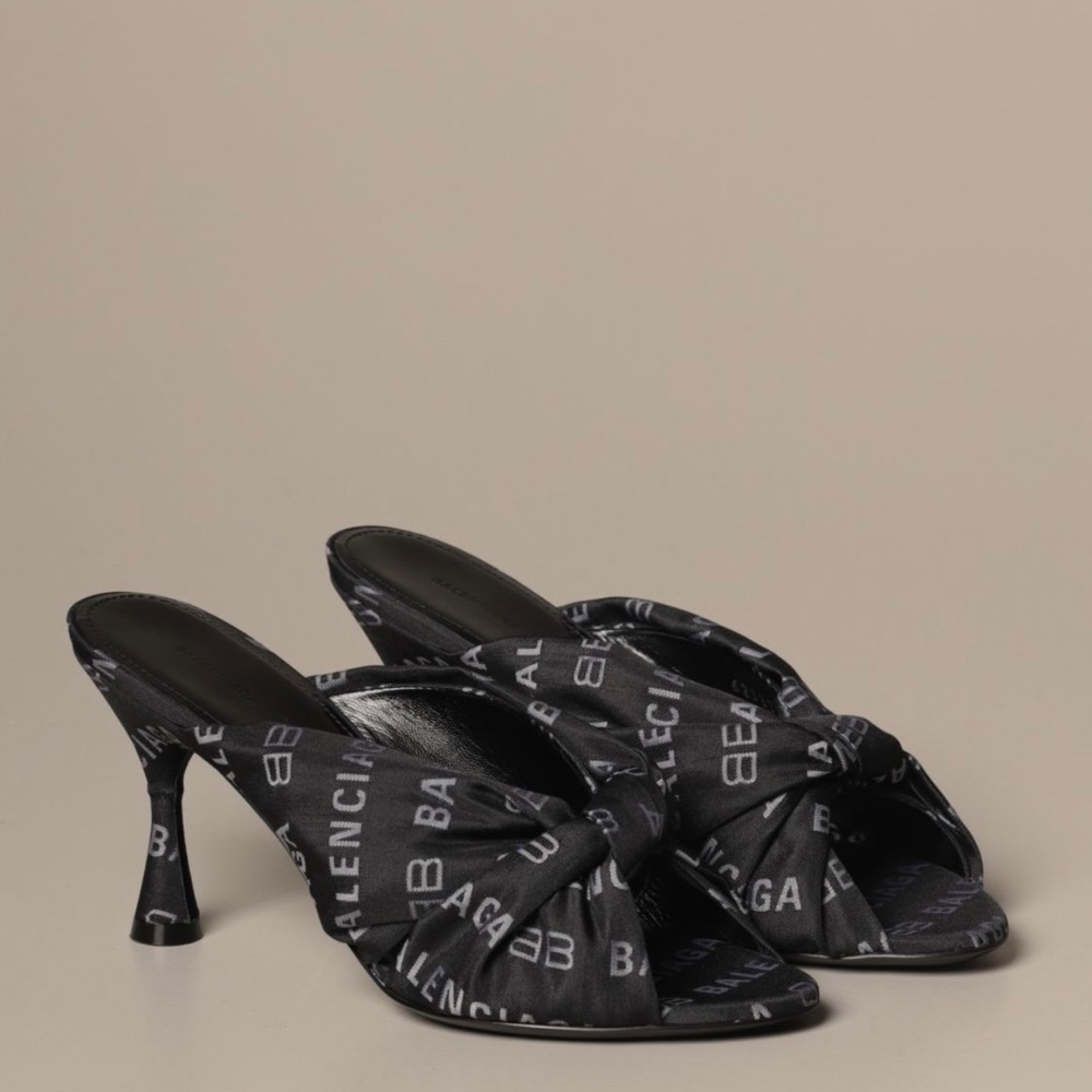 Balenciaga! Drapy Balenciaga sandals mules in signature logo canvas size 7